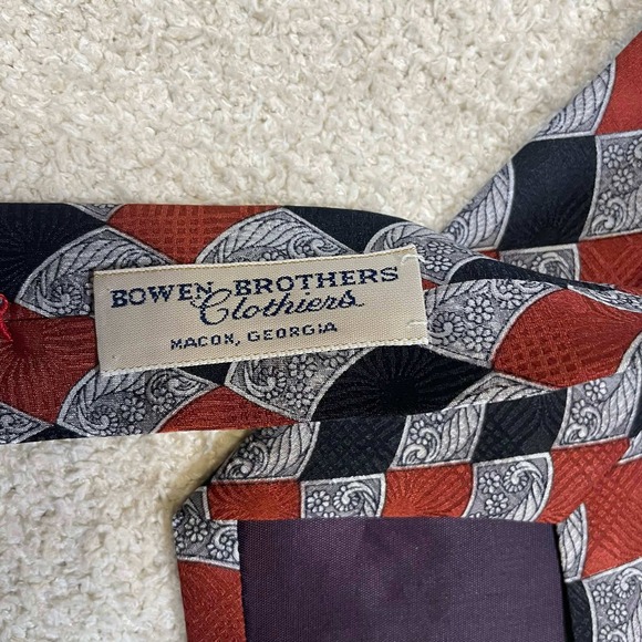 Countess Mara Bowen Brothers Silk Tie Geometric Diamond Red Black Silver USA - Picture 4 of 7